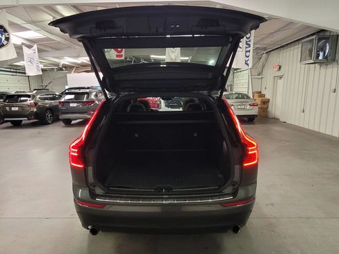 Used 2018 Volvo XC60 T5 Momentum w/ Vision Package AWD/4WD image 37