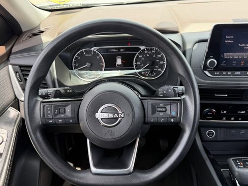 Used 2023 Nissan Rogue SV image 22