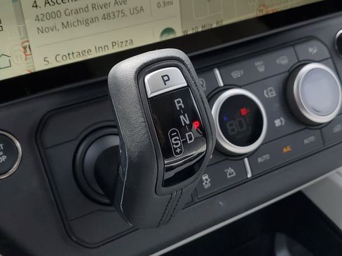 New 2026 Land Rover Defender 130 X-Dynamic SE AWD/4WD image 22