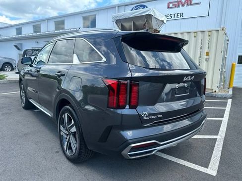 Used 2023 Kia Sorento EX AWD/4WD image 3