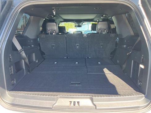 Used 2020 Ford Expedition XLT w/ Equipment Group 202A image 6