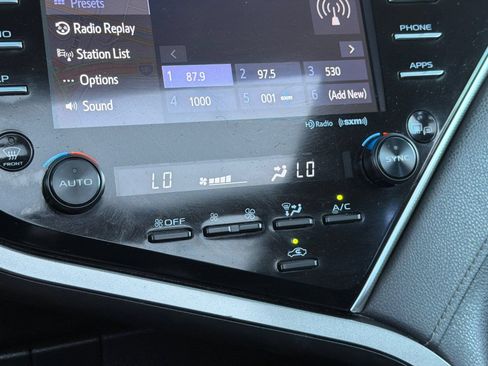 Used 2018 Toyota Camry XSE w/ Driver Assist Package FWD image 19