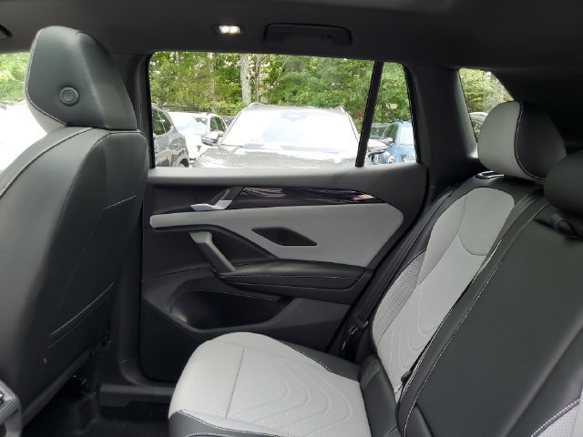 New 2026 Volkswagen Tiguan SE R-Line FWD image 10