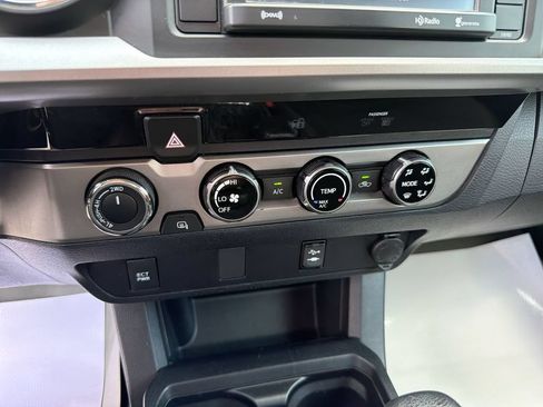 Used 2017 Toyota Tacoma SR5 w/ Tow Package AWD/4WD image 25
