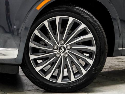 Used 2024 Hyundai Palisade Calligraphy AWD/4WD image 3