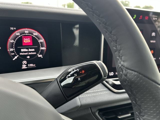 New 2026 Volkswagen Tiguan SE R-Line FWD image 20