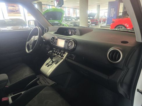 Used 2014 Scion xB image 13