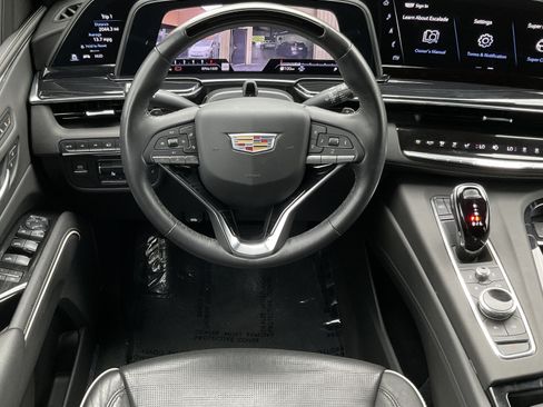Used 2024 Cadillac Escalade Sport AWD/4WD image 23