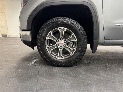 New 2026 GMC Sierra 1500 SLE w/ X31 Off-Road Package AWD/4WD image 12