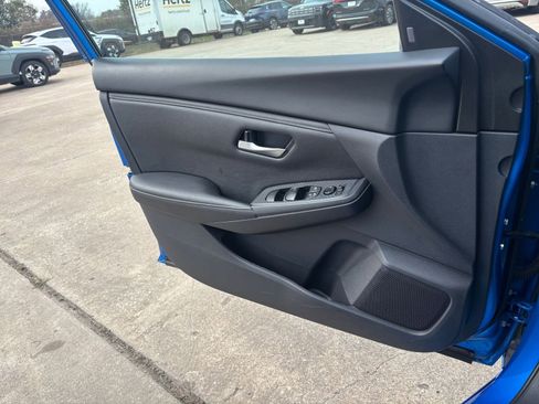 Used 2025 Nissan Sentra SV image 18