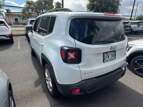 Used 2015 Jeep Renegade Latitude image 3