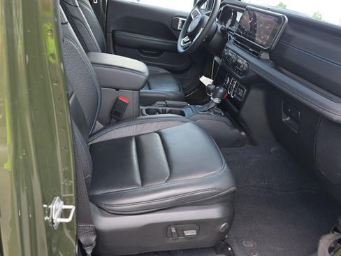 Used 2024 Jeep Wrangler High Altitude AWD/4WD image 13