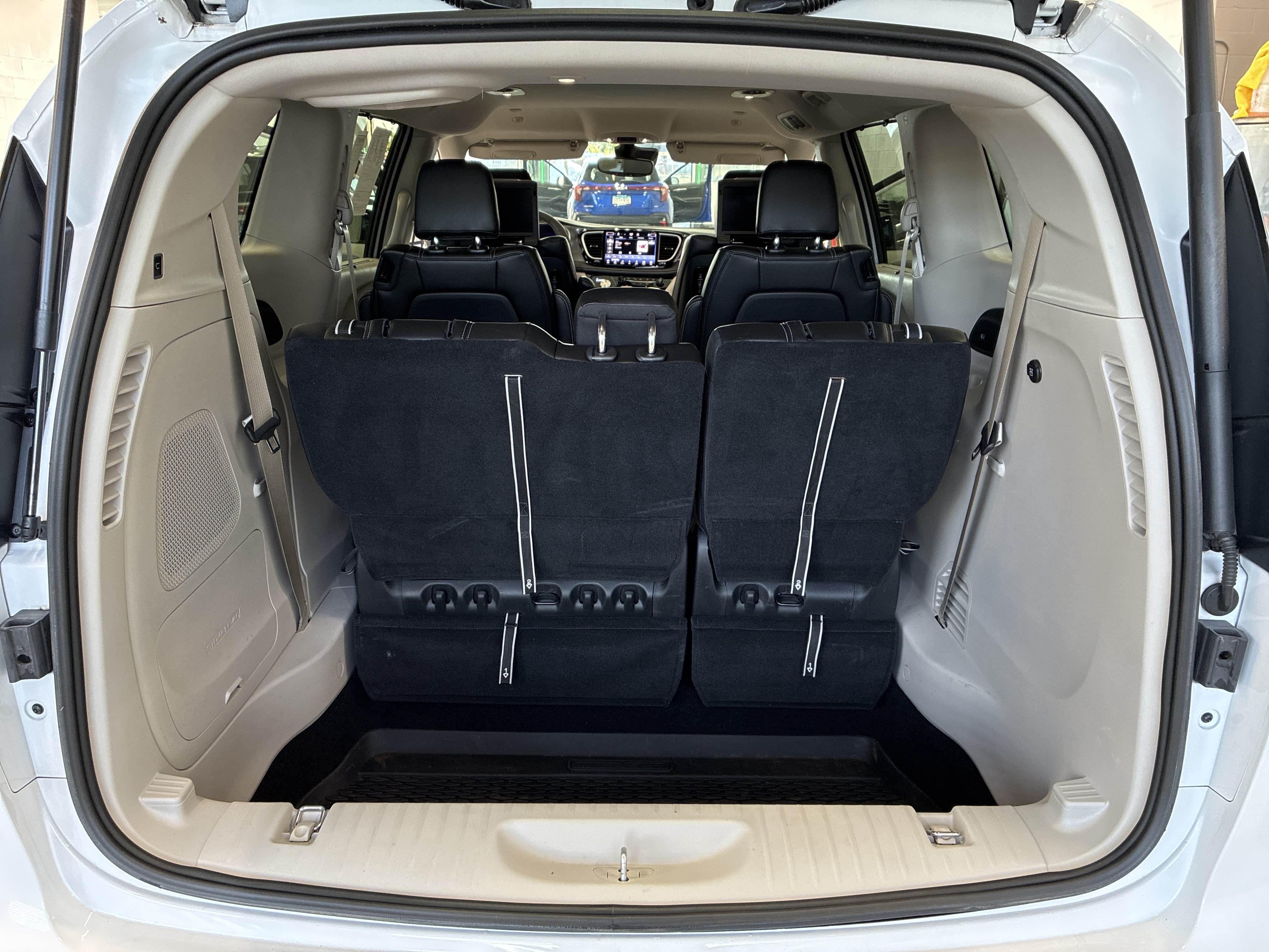 Certified 2024 Chrysler Pacifica Touring-L w/ Uconnect Theater Family Group AWD/4WD image 10