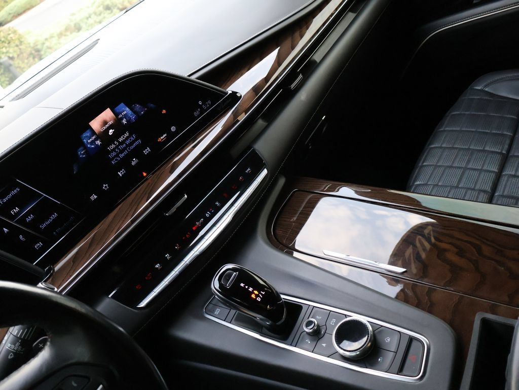 Used 2021 Cadillac Escalade Premium Luxury Platinum w/ Heavy-Duty Trailer Package AWD/4WD image 23