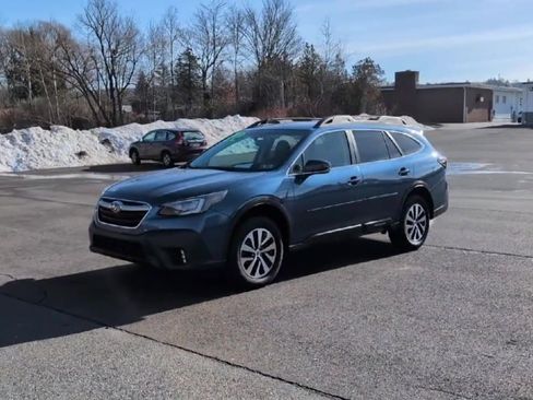 Certified 2022 Subaru Outback Premium image 4