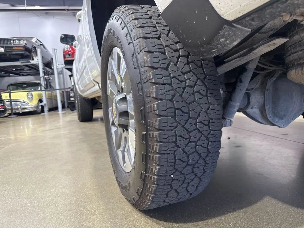 Used 2019 Chevrolet Silverado 2500 LT AWD/4WD image 36