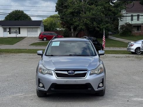 Used 2017 Subaru Crosstrek 2.0i Premium w/ Moonroof Package AWD/4WD image 5
