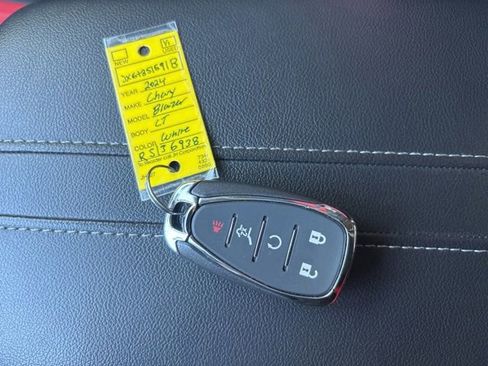 Used 2024 Chevrolet Blazer LT w/ Sound & Technology Package FWD image 10