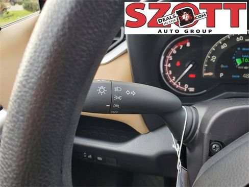 New 2025 Toyota RAV4 LE image 18