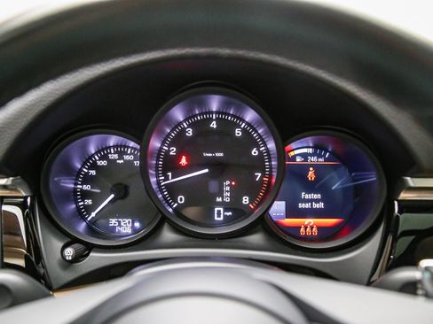 Certified 2023 Porsche Macan AWD/4WD image 28