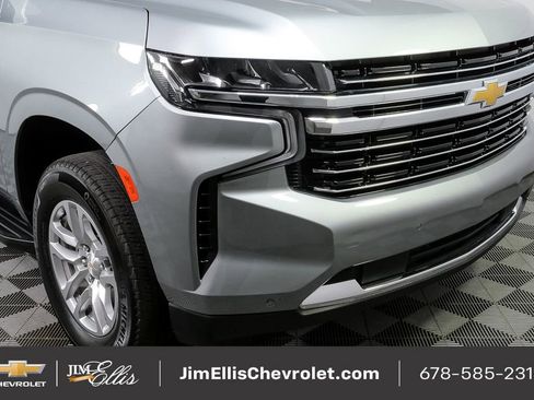 Used 2024 Chevrolet Suburban LT image 39