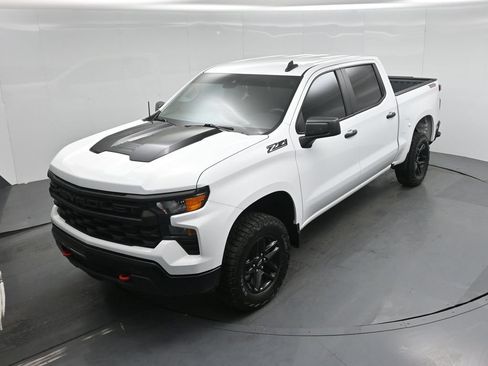 Used 2024 Chevrolet Silverado 1500 Custom Trail Boss w/ LPO, Dark Essentials Package AWD/4WD image 37