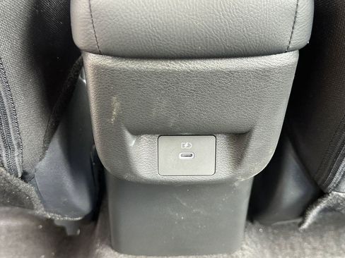 Used 2025 Nissan Versa SR w/ Trunk Package FWD image 31