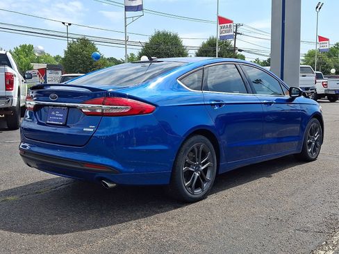 Used 2018 Ford Fusion SE w/ Equipment Group 201A FWD image 7