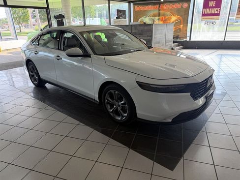 Used 2024 Honda Accord EX image 4