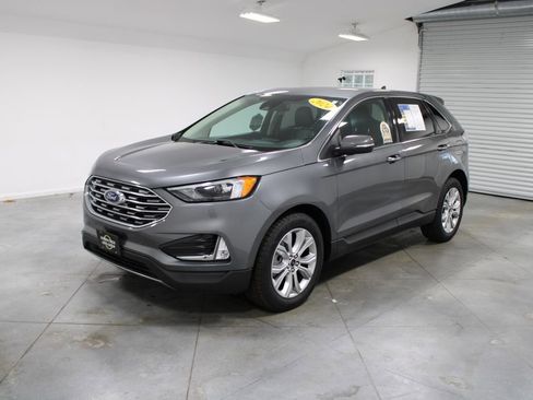 Used 2024 Ford Edge Titanium image 4
