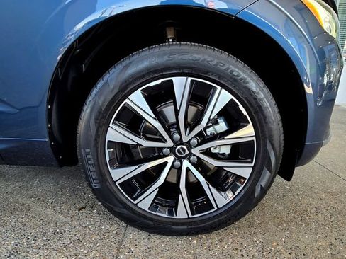 Used 2023 Volvo XC60 B5 Plus AWD/4WD image 27