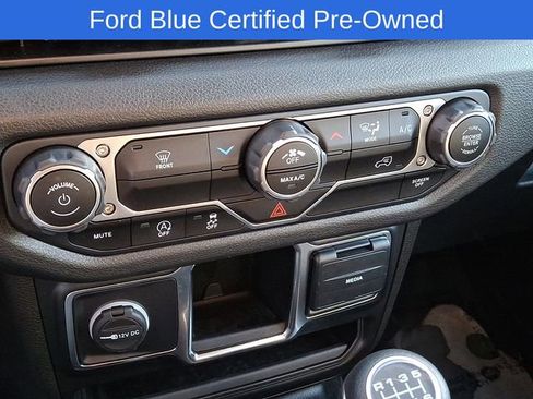 Used 2024 Jeep Wrangler Sport image 16