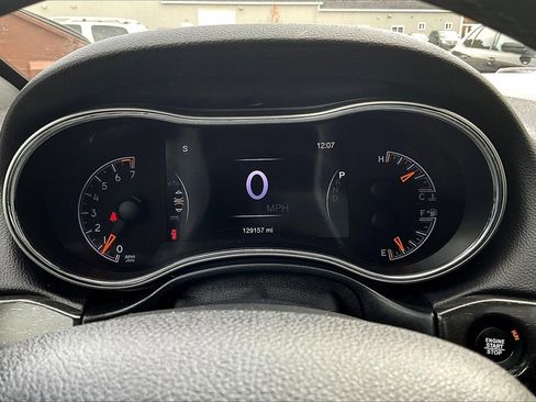 Used 2018 Jeep Grand Cherokee Altitude image 13