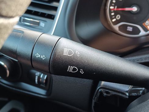 Used 2019 Jeep Renegade Sport image 12