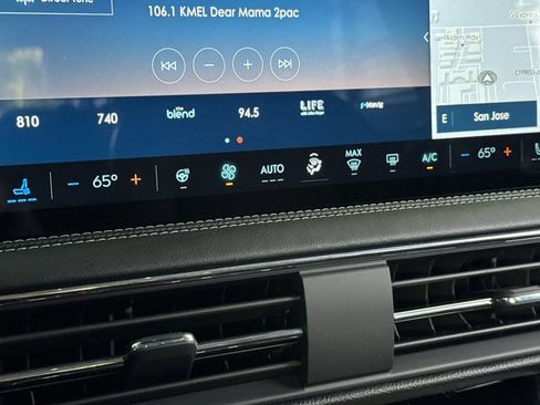 Used 2025 Lincoln Corsair AWD w/ Equipment Group 101A image 20