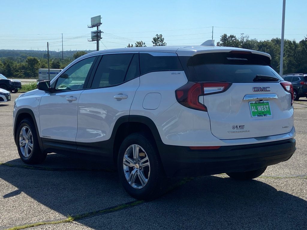 Used 2024 GMC Terrain SLE AWD/4WD image 5