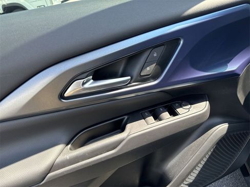 Used 2024 Chevrolet Equinox EV LT image 21