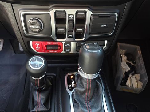 Used 2023 Jeep Wrangler Rubicon w/ Cold Weather Group image 21