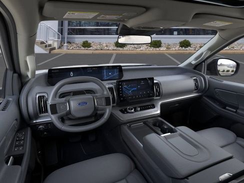 New 2026 Ford Expedition Active image 9