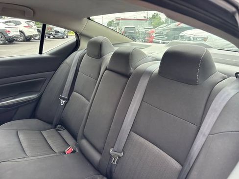 Used 2025 Nissan Altima 2.5 SV FWD image 8
