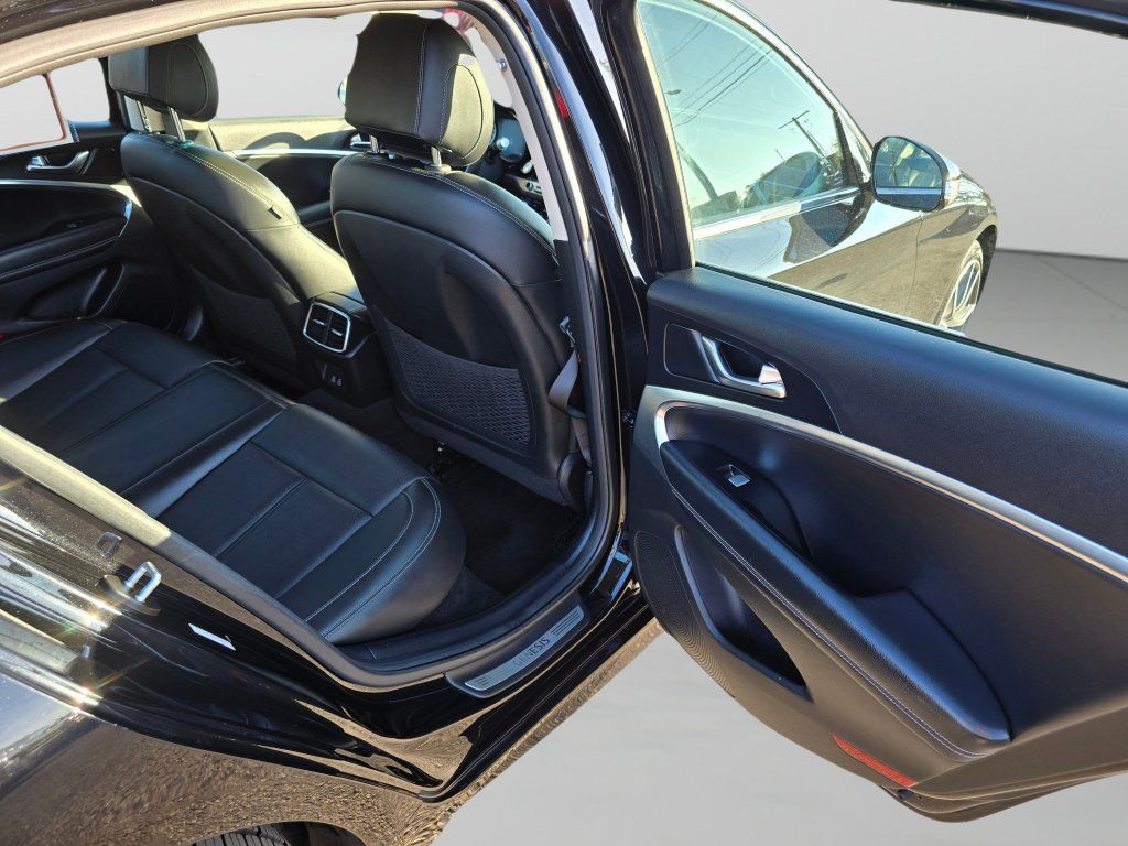Used 2025 Genesis G70 2.5T RWD image 26