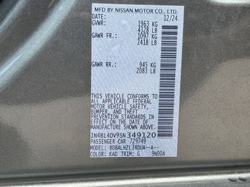 Used 2025 Nissan Altima 2.5 SV FWD image 24