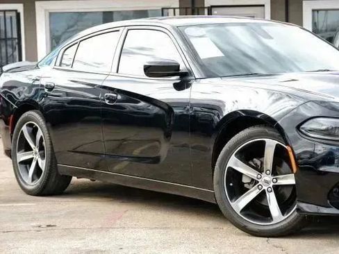Used 2022 Dodge Charger SXT image 9