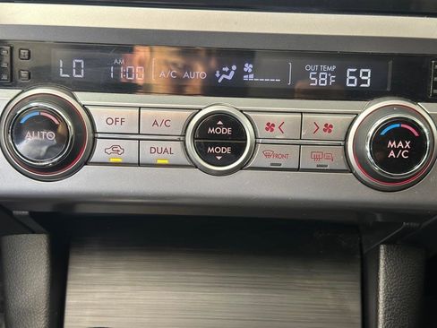 Used 2016 Subaru Outback 3.6R Limited image 18