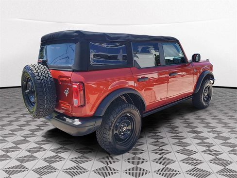 Used 2022 Ford Bronco Black Diamond image 6