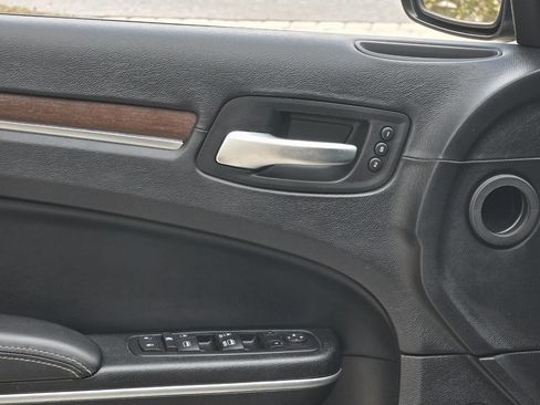 Used 2014 Chrysler 300 C image 68