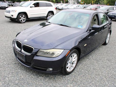 Used 2010 BMW 328i Sedan w/ Premium Pkg RWD image 2