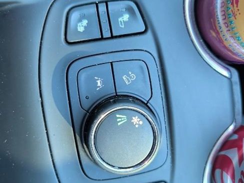Used 2022 GMC Terrain SLE w/ Driver Convenience Package FWD image 19