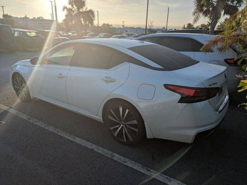 Certified 2020 Nissan Altima 2.5 SR FWD image 2
