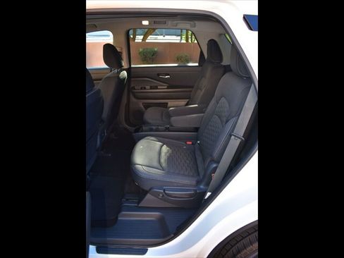 Used 2022 Nissan Pathfinder SV w/ SV Premium Package FWD image 20